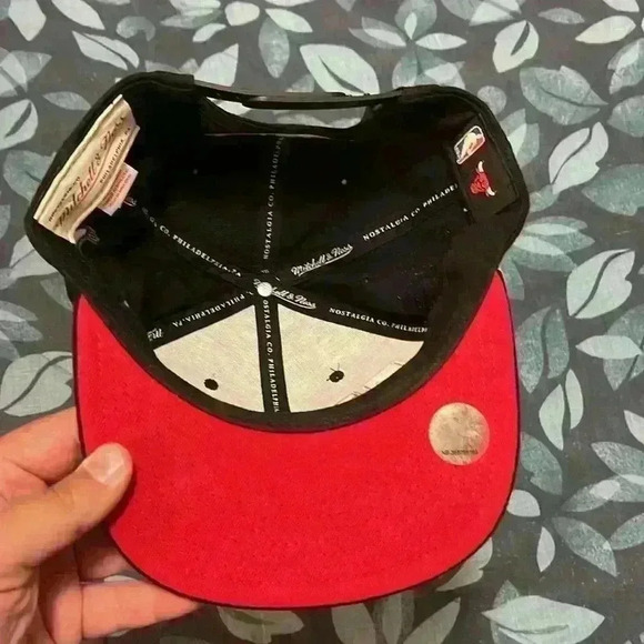 Chicago Bulls Cap - Lot of 2 - Picture 13 of 15